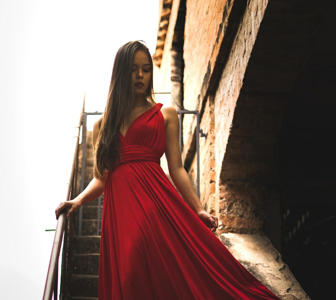 Do Leo Men Like Red Dresses