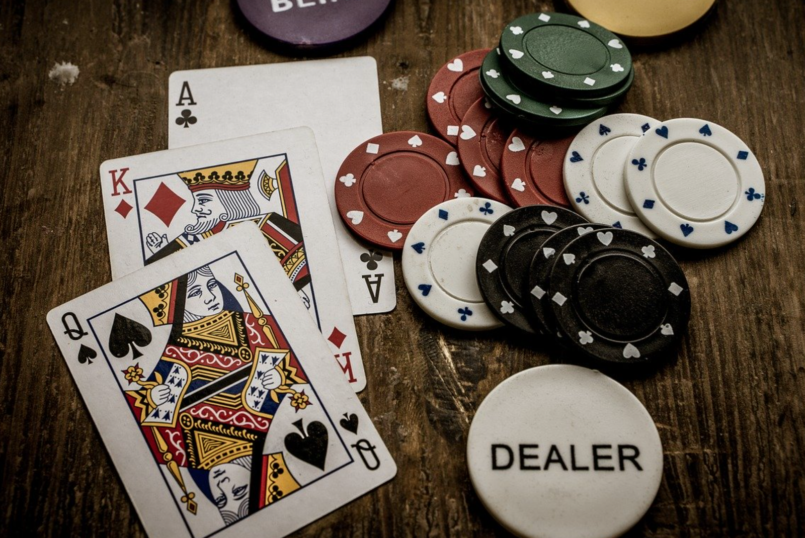 5 Things Professional Poker Players Do That Amateurs Don't